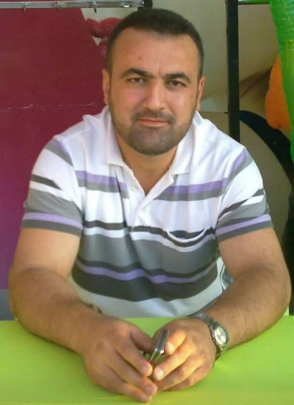 Fabrikada y&uuml;kleme platformu &ccedil;&ouml;kt&uuml;: 3 &ouml;l&uuml;, 1 yaralı