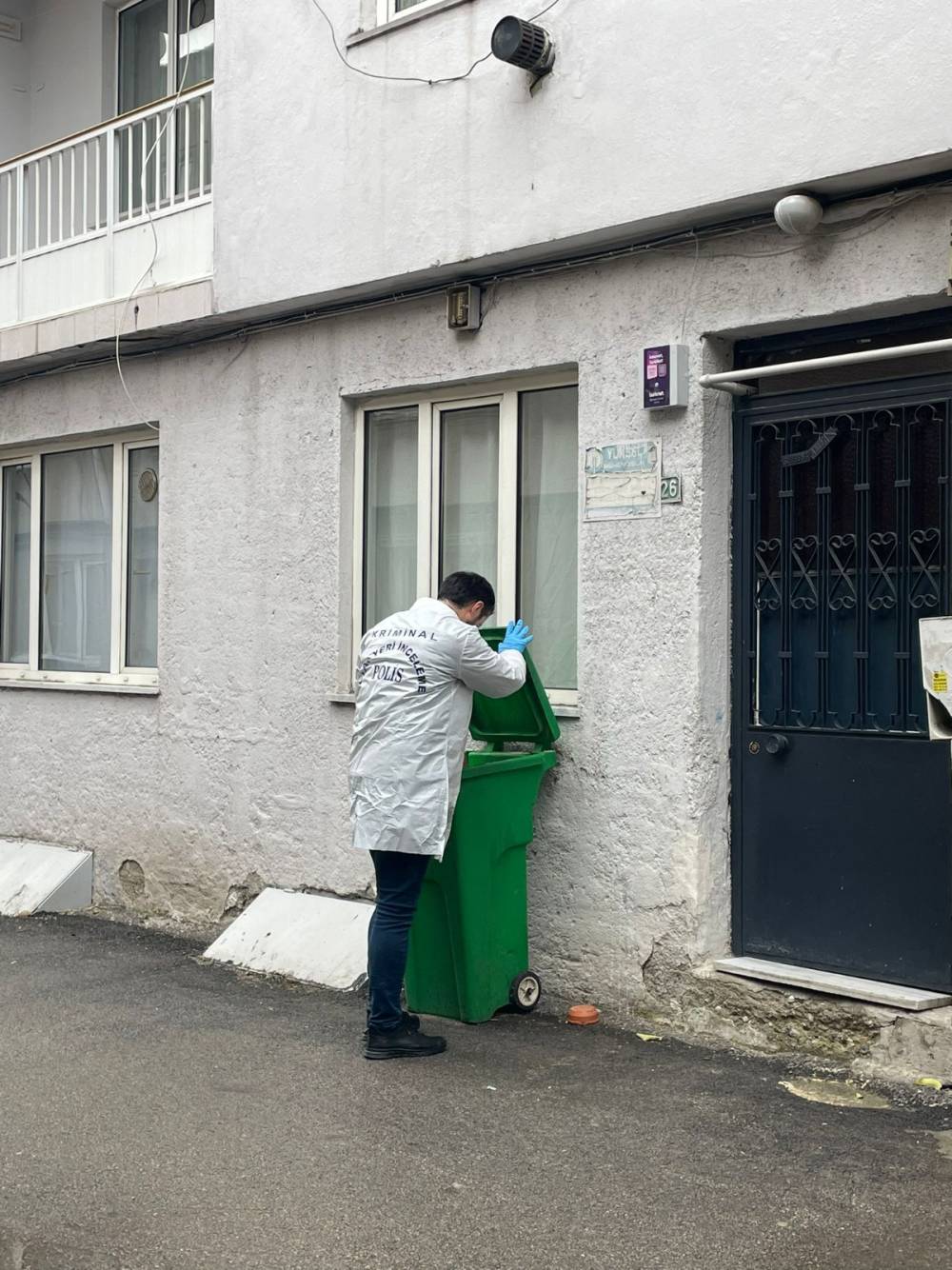  Kayıp ihbarında bulunduğu 75 yaşındaki emekli polis eşini &ouml;ld&uuml;r&uuml;p, satır ve bı&ccedil;akla 15 par&ccedil;aya ayırmış