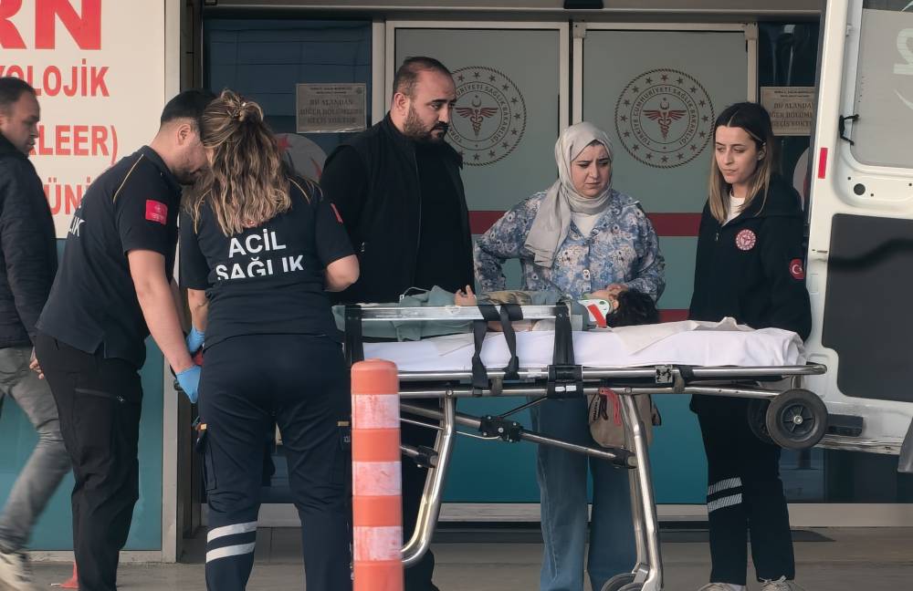 Bursa&rsquo;da 1&rsquo;inci kat balkonundan d&uuml;şen &ccedil;ocuk ağır yaralandı 