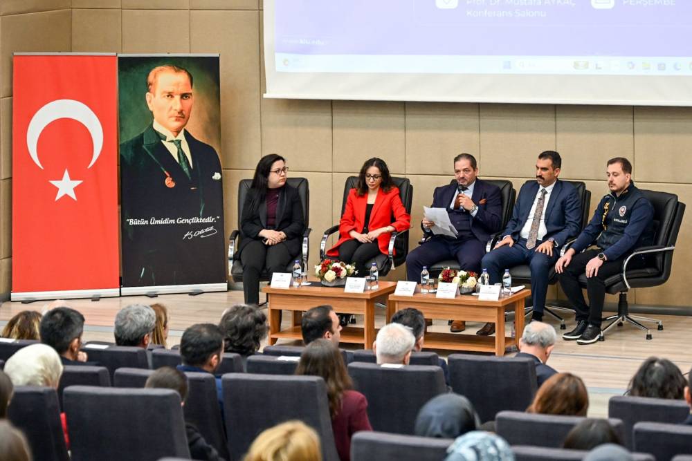 Kırklareli&rsquo;nde &lsquo;yasadışı bahis ve dolandırıcılıkta İBAN kullandırma&rsquo; konferansı 