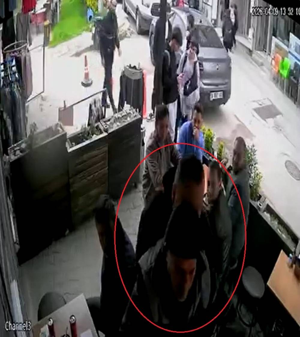 Restoranda nefes borusuna yiyecek ka&ccedil;an kişiyi, Heimlich manevrasıyla kurtardı