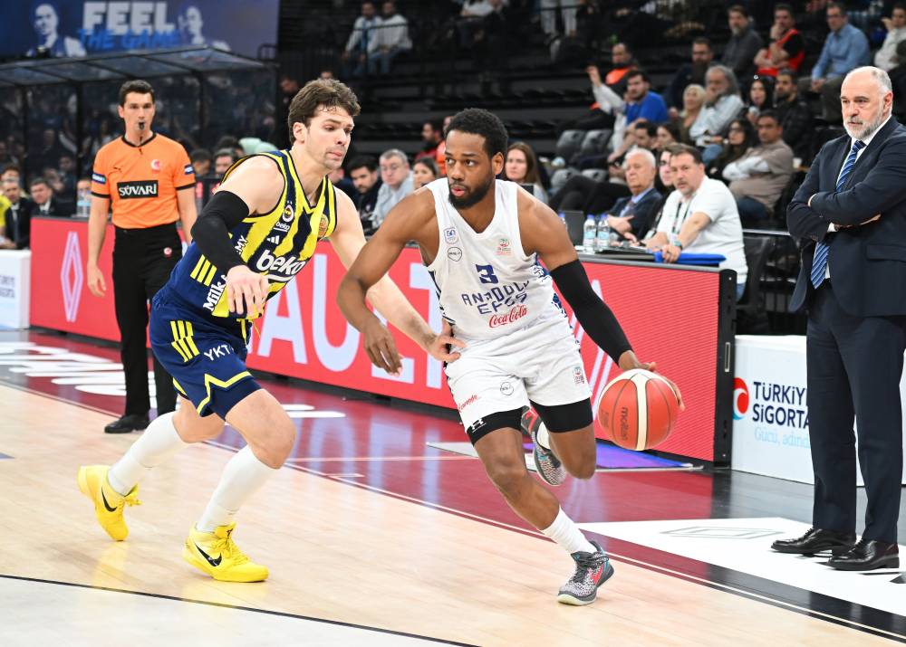 Anadolu Efes - Fenerbah&ccedil;e Beko: 73-89