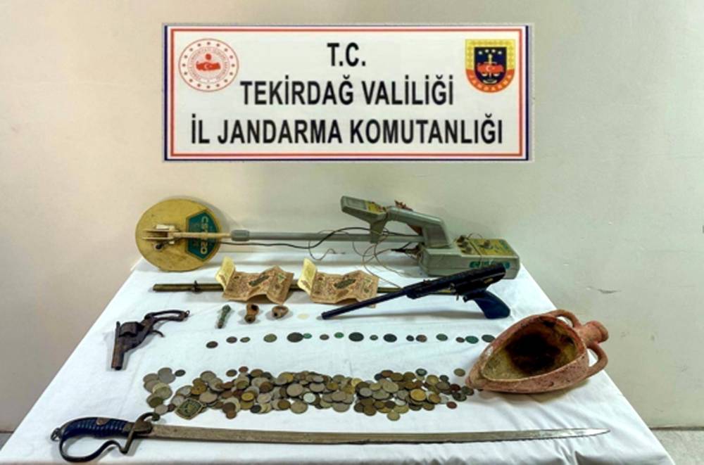  Tekirdağ'da jandarmanın ka&ccedil;ak&ccedil;ılık operasyonlarında 13 tutuklama