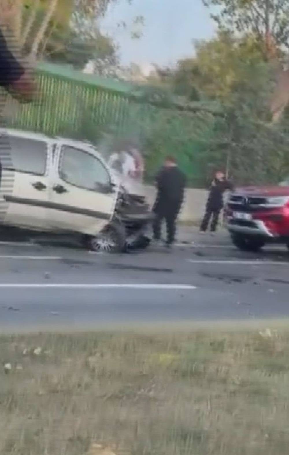 Sarıyer'de 4 aracın karıştığı zincirleme kazada otomobil s&uuml;r&uuml;c&uuml;s&uuml; yaralandı