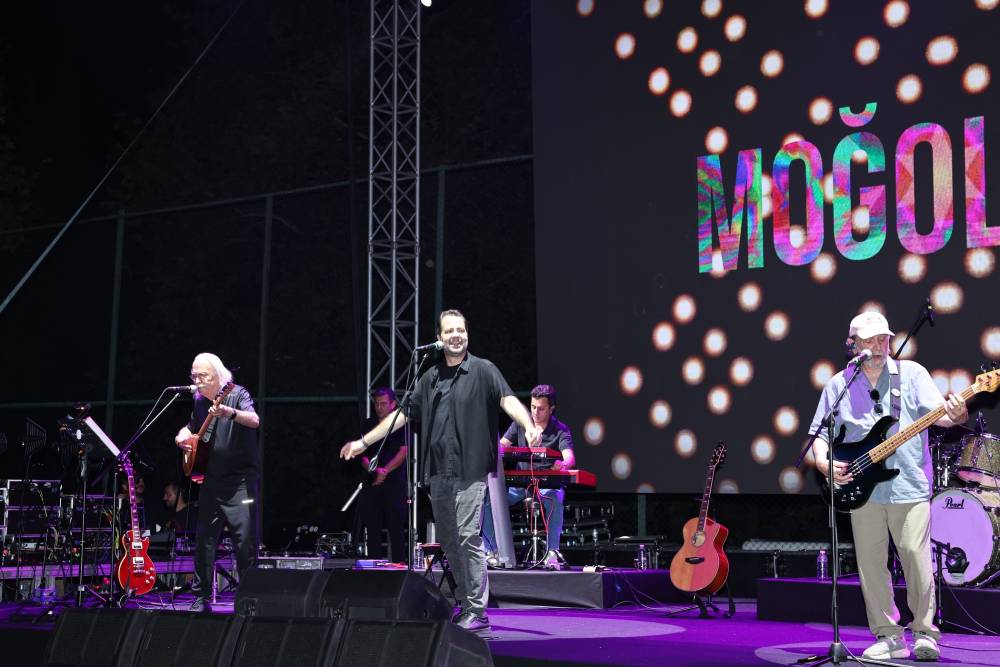 Nil&uuml;fer'de, 10'uncu &Ccedil;alı K&ouml;y Filmleri Festivali'nde Moğullar sahne aldı