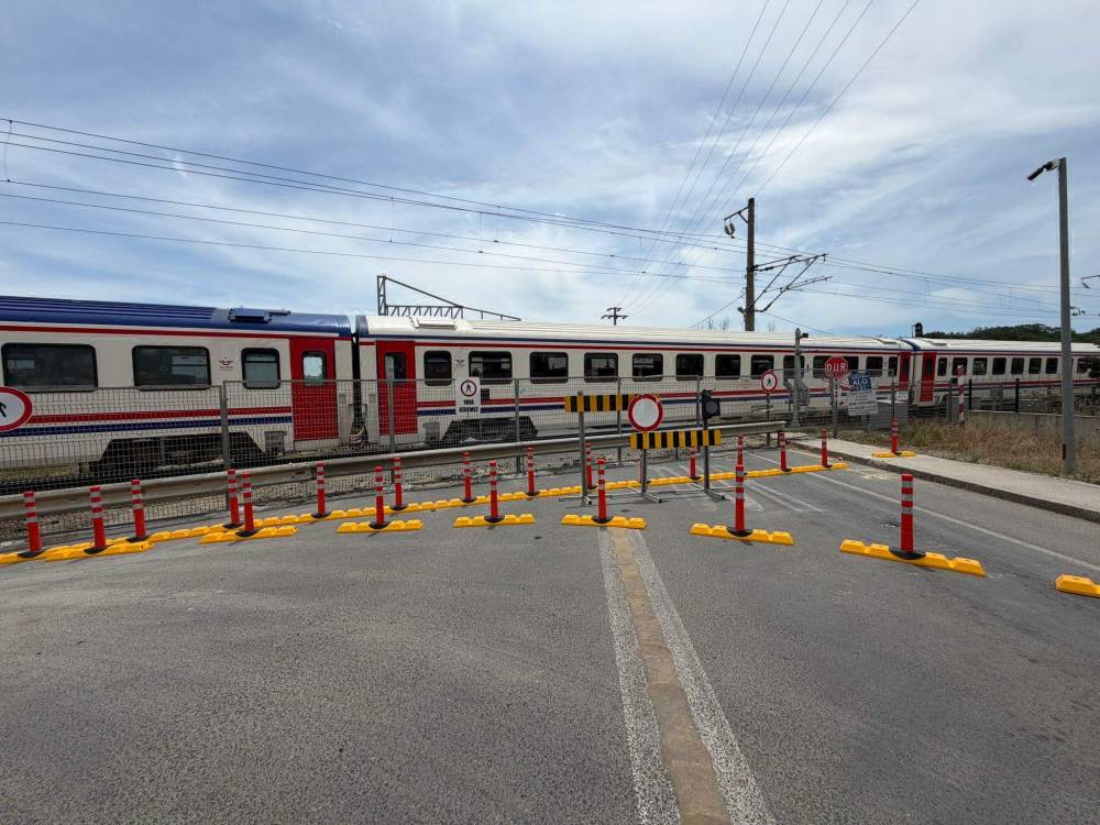   Velimeşe&rsquo;de alternatif yol trafiğe a&ccedil;ıldı