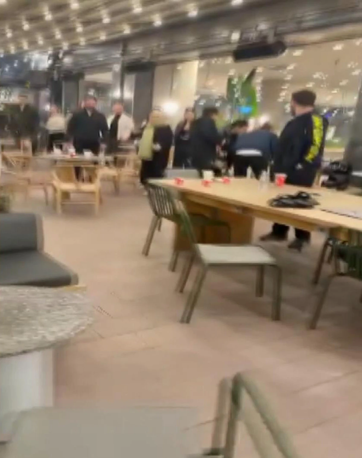 Kafede silahlı saldırı: 1 yaralı